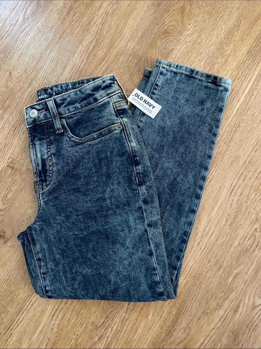 Old Navy Women’s Faded Black Straight Jeans